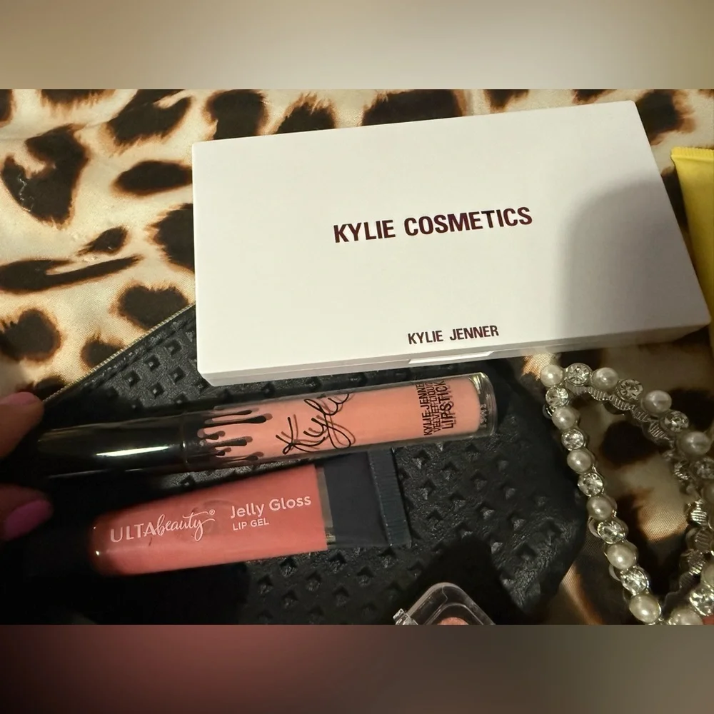 💕Makeup Bundle💕 - Picture 9 of 12